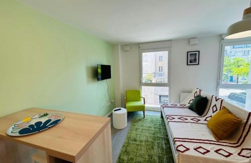 Barbatre Apartment | We Live In R - Suite 203