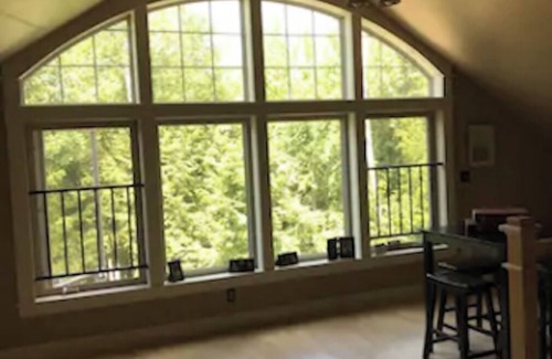 Holden House | We now have heat pump.like A/C! Lakefront, mountain biking and hiking trails!