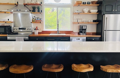 Lagoon Heights House | WE’RE BACK! Oak Bluffs Retreat. NEW PRIVATE POOL - FERRY TIX!