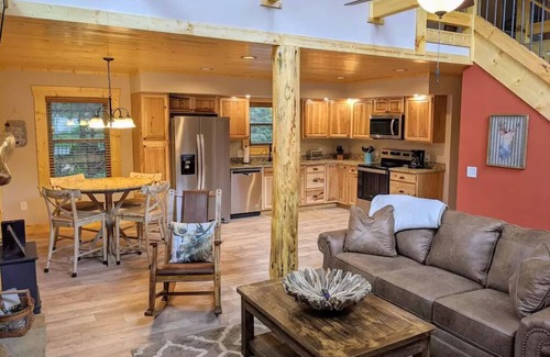 Maggie Valley House | We're Open for Business! Mountain Views,Watch the Elk, Fire Pit,Close to Skiing