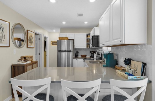 Seagrove Beach Condo | We ❤️ Snowbirds ~ Nov-Feb Low Monthly Rates ~ Heated Pool & Tennis Pickleball