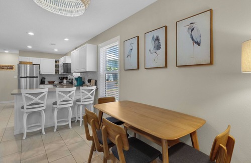 Seagrove Beach Condo | We ❤️ Snowbirds ~ Nov-Feb Low Monthly Rates ~ Heated Pool & Tennis Pickleball