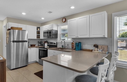 Seagrove Beach Condo | We ❤️ Snowbirds ~ Nov-Feb Low Monthly Rates ~ Heated Pool & Tennis Pickleball