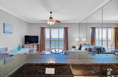 Panama City Beach Condo | We❤️Snowbirds-BEACHFRONT-Balcony-Beach View-Pools-Calypso 2-2307 West