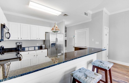 Panama City Beach Condo | We❤️Snowbirds-BEACHFRONT-Balcony-Beach View-Pools-Calypso 2-2307 West