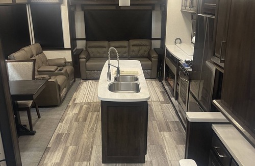 Buna RV Rental | We tow to your Destination within 75 Miles of Buna TX. 77612