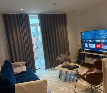 Gascoigne Apartment | Wealth Luxury 2 bedroom Double En-suite Apartment