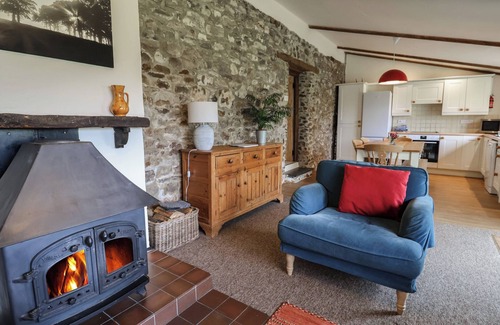 Honiton Cottage | WEATHERVANE COTTAGE, pet friendly, with open fire in Upottery