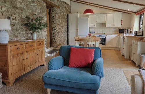 Honiton Cottage | WEATHERVANE COTTAGE, pet friendly, with open fire in Upottery