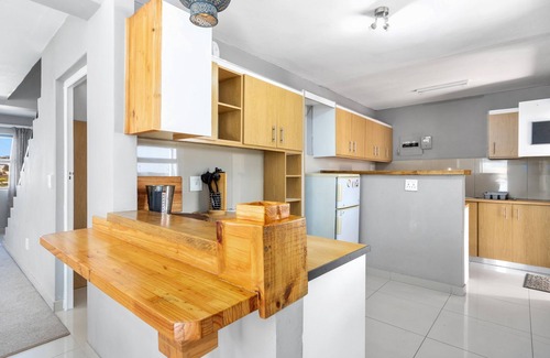 Calypso Beach House | Weaver Manor On Calypso