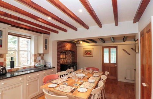 Carlton-in-Cleveland House | WEAVERS COTTAGE, pet friendly, character holiday cottage in Stokesley