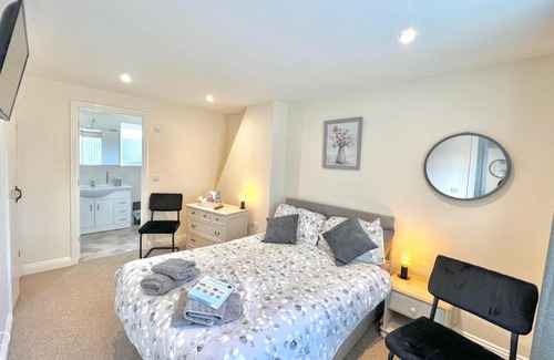 Bourton Bed & Breakfast | Webbys Windrush Walk