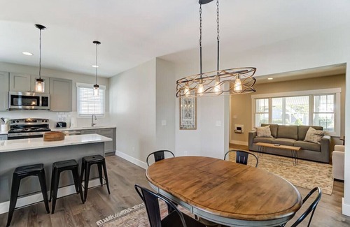 Hamilton House | Webster Ave · Close to entertainment, shopping and restaurants