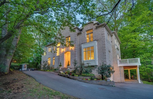 McLean Apartment | Wedding Venue - Charming 1-bedroom apartment bucolic McLean Cable WiFi, No Steps