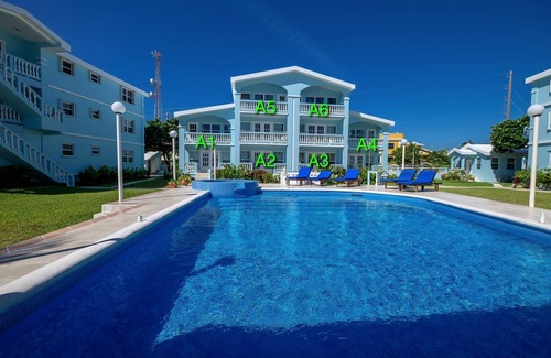 San Pedro Condo | 💍WEDDINGS/⛵️REUNIONS/🍾EVENTS-25 Beachfront Rooms-10 Condos