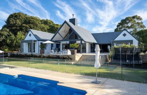 Eagle Bay House | Wedgetail I Private Properties