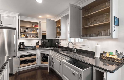 Downtown Historic District House | Weeden Cottage l Walk to DNTN l Dog Friendly