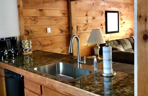 Seven Springs House | Weekday Discounts; Free Shuttle to Slopes/Lodge