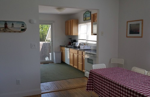 Kismet House | Weekends, midweeks and full weeks available! Steps to Beach, town and ferries!