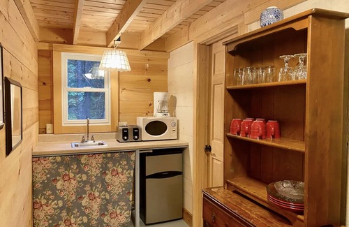 Southwest Harbor Cabin | Weekly Discount Available! 4Bedroom Cabin in the heart of Acadia, walk into town