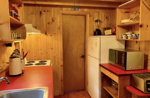 Southwest Harbor Cabin | Weekly Discount Available! 4Bedroom Cabin in the heart of Acadia, walk into town