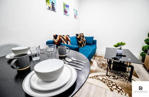 Woolwich Apartment | WEEKLY & MONTHLY STAY - Beautiful 2 Bed House with FREE Parking - Relocation, Business & Group - 5 Guests - By Den Accommodation Short Lets & Serviced Accommodation, Woolwich