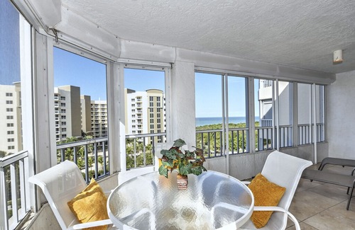Vanderbilt Beach Apartment | WEEKLY RENTALS!! Vanderbilt Landings - Sea Forever - Private Beach Access!