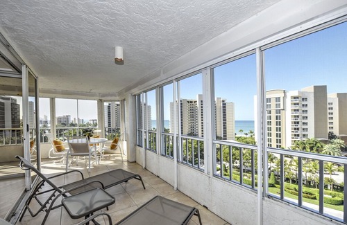 Vanderbilt Beach Apartment | WEEKLY RENTALS!! Vanderbilt Landings - Sea Forever - Private Beach Access!
