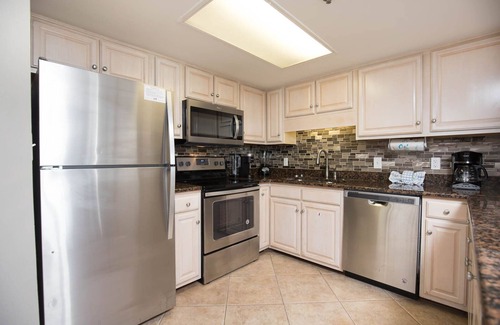 Orange Beach Condo | *WEEKLY SPECIALS!* * Phoenix VII 2BR on 8th floor!