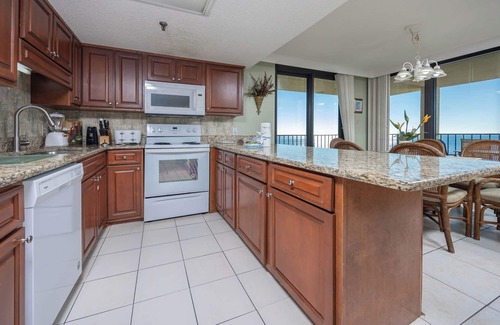 Orange Beach Condo | *WEEKLY SPECIALS!* Phoenix III - 4th Floor - 3 Bedroom