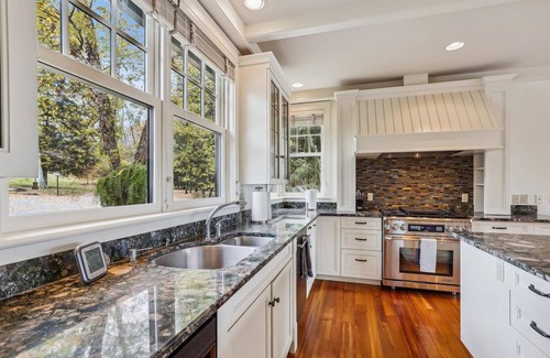 Stowe Area House | Weeks Hill Meadows: 5 br, fireplace, a/c, hot tub, views!