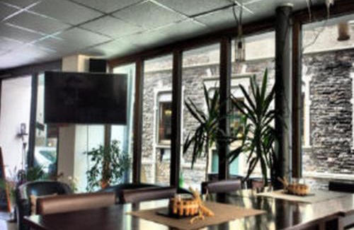 Briedel House | Weincafé Korkenzieher