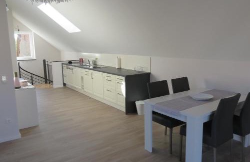 Heuchelheim-Klingen Apartment | Weingut Grafenhof