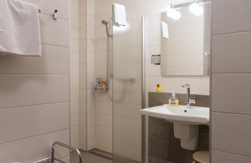 Veldenz Bed & Breakfast | Weinhaus am Schieferfels