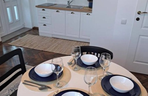 Carei Apartment | Weisz Apartment- City Center - Free Private Parking - Wifi - Aircondition
