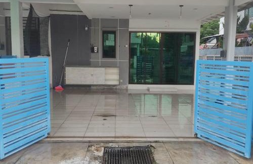Paya Simpang Empat Genting House | WeJDAN TWO POINT O WHOLE HOUSE BUT BUDGET PARTIAL BOOKING 2ROOMS 2BATHROOMS AND NEVER MIX WITH OTHERS AND YOUR TEAM ONLY BALIK PULAU, PENANG ISLAND