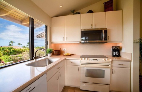 Wailea Condo | WEK 17D Wailea Retreat w Ocean View Pool AC