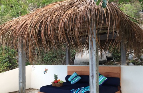 Spanish Town Villa | WELCOME DINNER - LUXURY AMENITIES- SEASIDE VILLA! ~ 109 "5-STAR" REVIEWS!