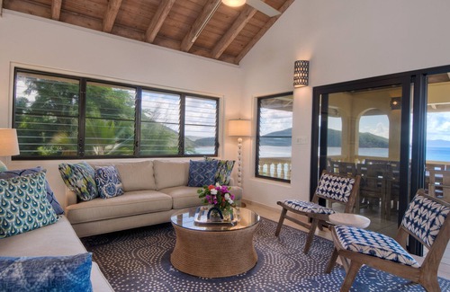 Spanish Town Villa | WELCOME DINNER - LUXURY AMENITIES- SEASIDE VILLA! ~ 109 "5-STAR" REVIEWS!