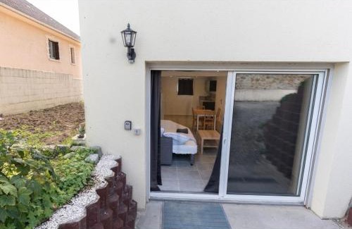 Vert-le-Grand Apartment | Welcome Home