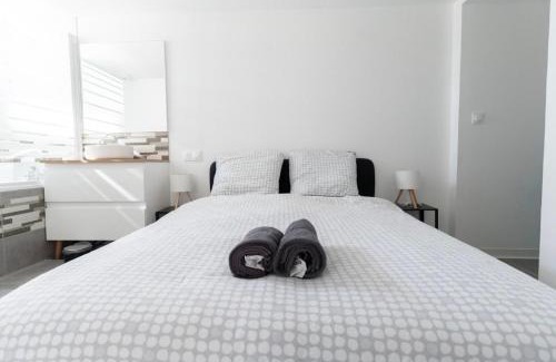 Vert-le-Grand Apartment | Welcome Home