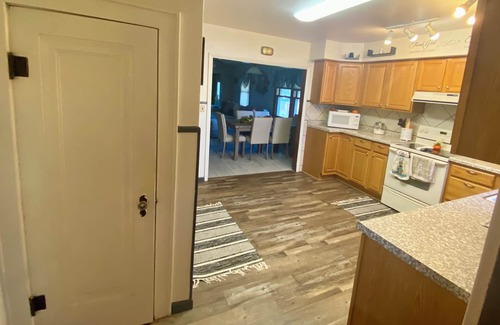 Hitchcock County House | Welcome Hunters and Anglers