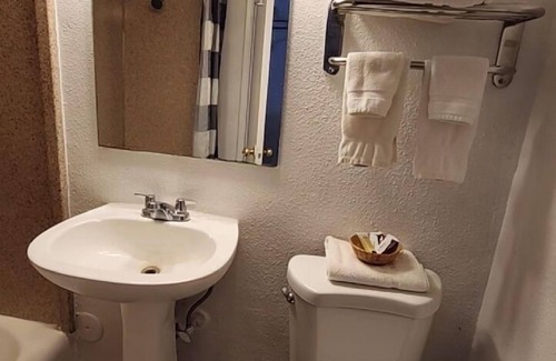 St. Johns Hotel | Welcome Inn and Suites