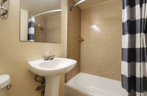 St. Johns Hotel | Welcome Inn and Suites