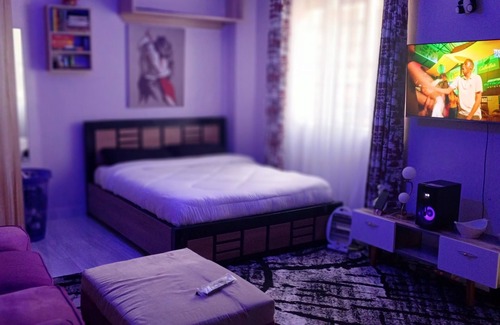 Kasarani Bed & Breakfast | Welcome to Antique Budget Studio where comfort meets style. Enjoy Nairobi!