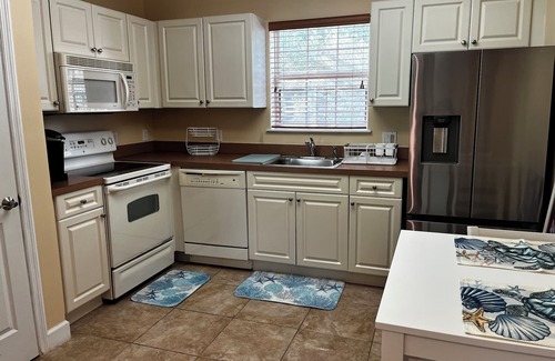 Stuart Apartment | Welcome to Aqua Aura a Charming studio with AC in Stuart - Perfect for a getaway