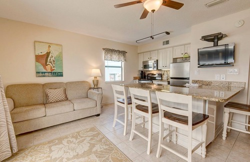 Gulf Shores Condo | Welcome to beautiful Gulf Shores! *Location! Location! Location!* #TheHangout