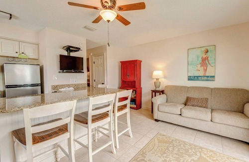Gulf Shores Condo | Welcome to beautiful Gulf Shores! *Location! Location! Location!* #TheHangout