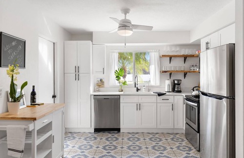 Gulf Gate Estates House | Welcome to Beautiful Sarasota and the Gulf Gate Getaway - 2 Miles to Siesta Key!