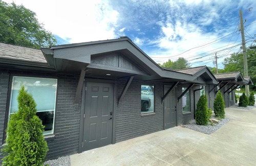 Woodfin Apartment | Welcome to Beaver Lake Lodges/Newly Renovated/ Asheville NC/302